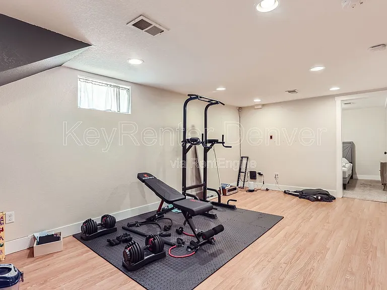 1564 Tamarac St — Photo 3