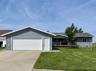 1441 Crested Ave, Pierre, SD 57501
