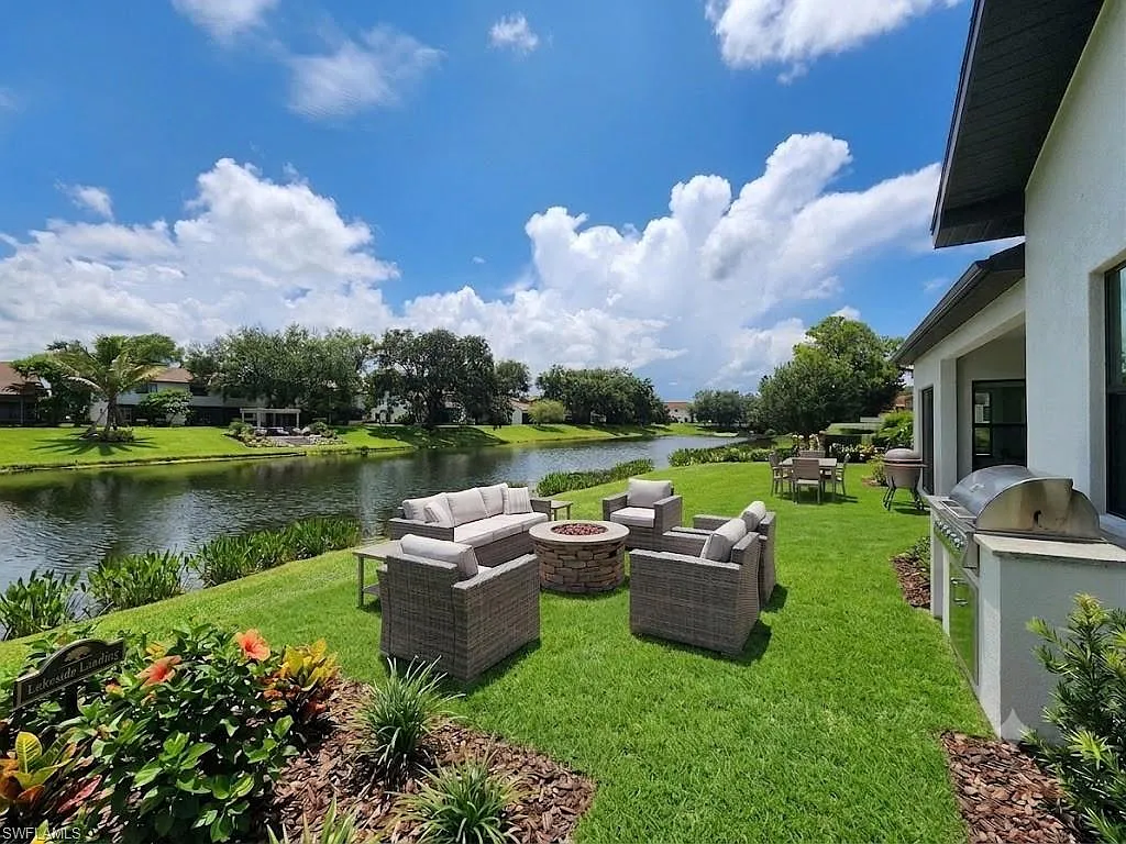 3 bed, 2.0 bath, 1326 sqft, $3,150 — Photo 3