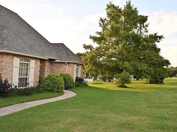 3rd image of 2077 Clearwater Dr