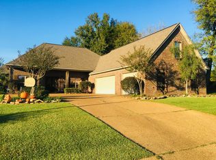 127 Stonebrook Dr, Florence, MS 39073
