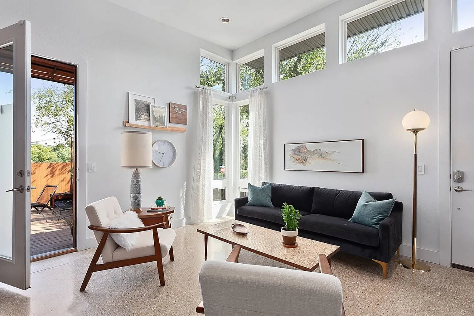 3 bed, 3.0 bath, 1689 sqft, $6,637 — Photo 2