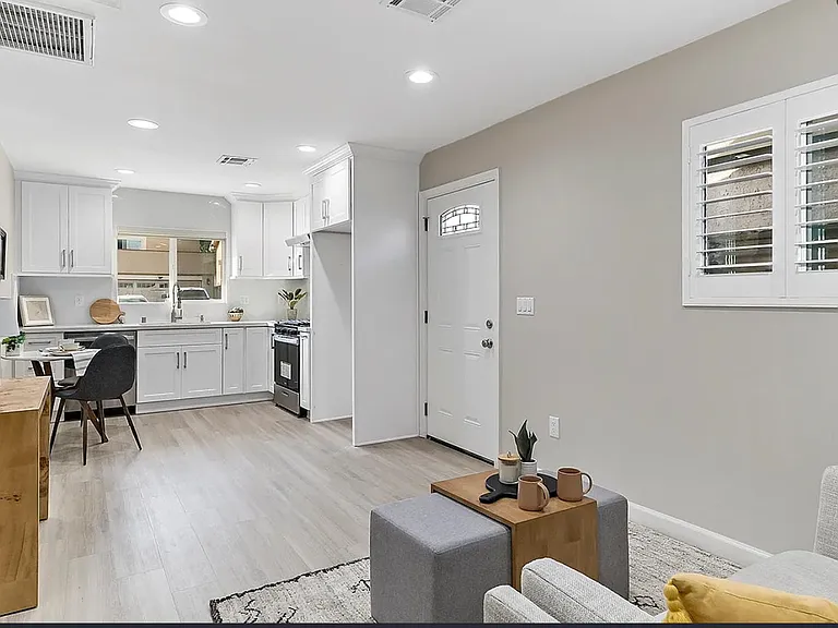 2720 E Melissa St #B — Photo 2