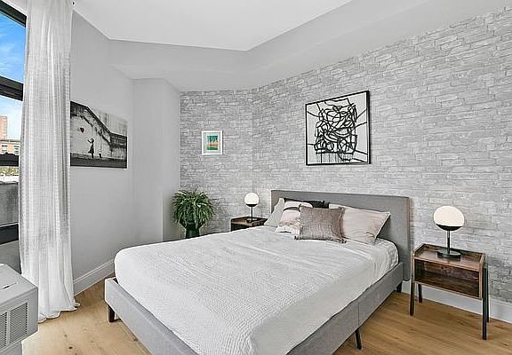 5th image of 329 E 132nd St #E5