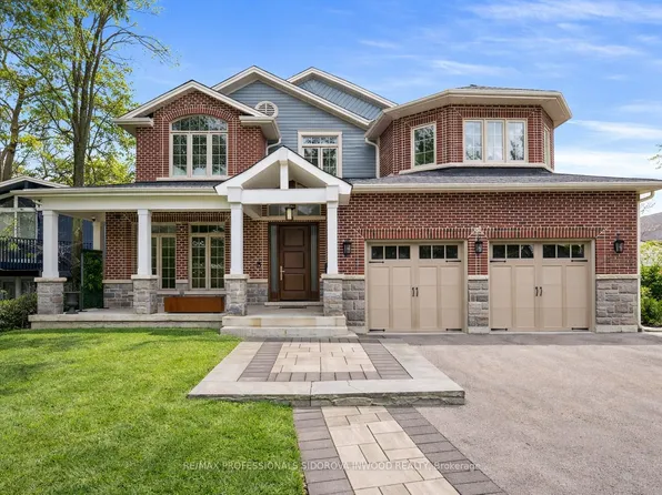 4 Tanglewood Ter, Toronto, ON M8Y 3P1