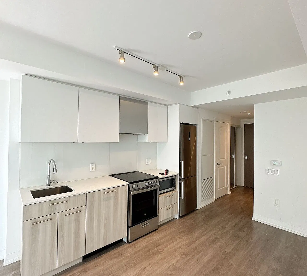 1 bed, $2,350 — Photo 1