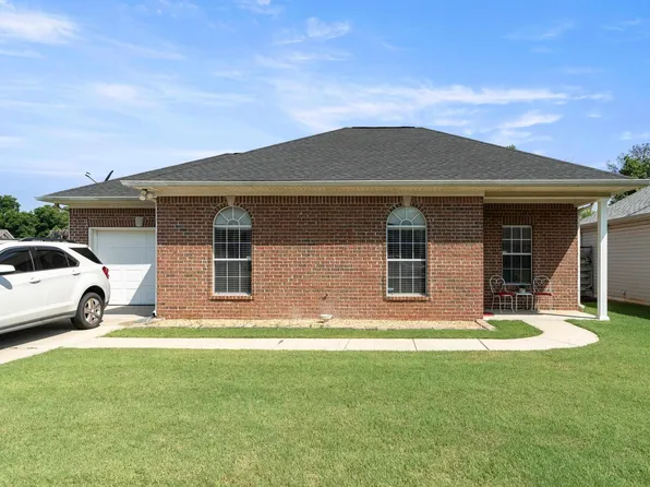 8627 Cedar Springs Cir, Leeds, AL 35094