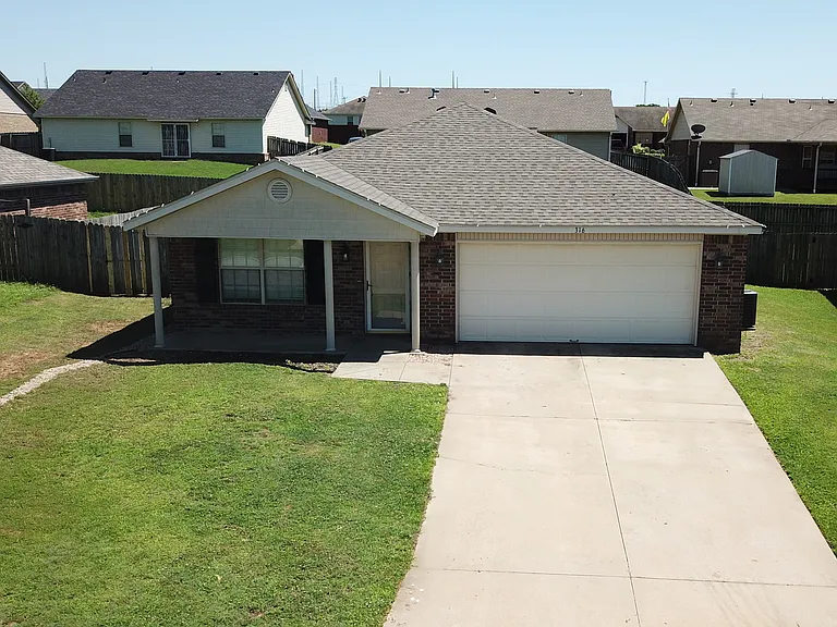 316 Apple Valley Dr — Photo 2