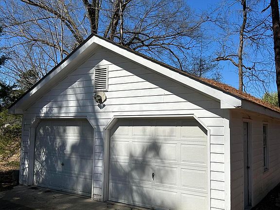 4th image of 1008 Horton Rd