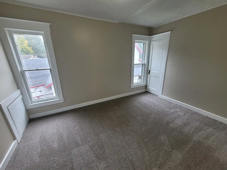 1353 Garfield Ave NW — Photo 3
