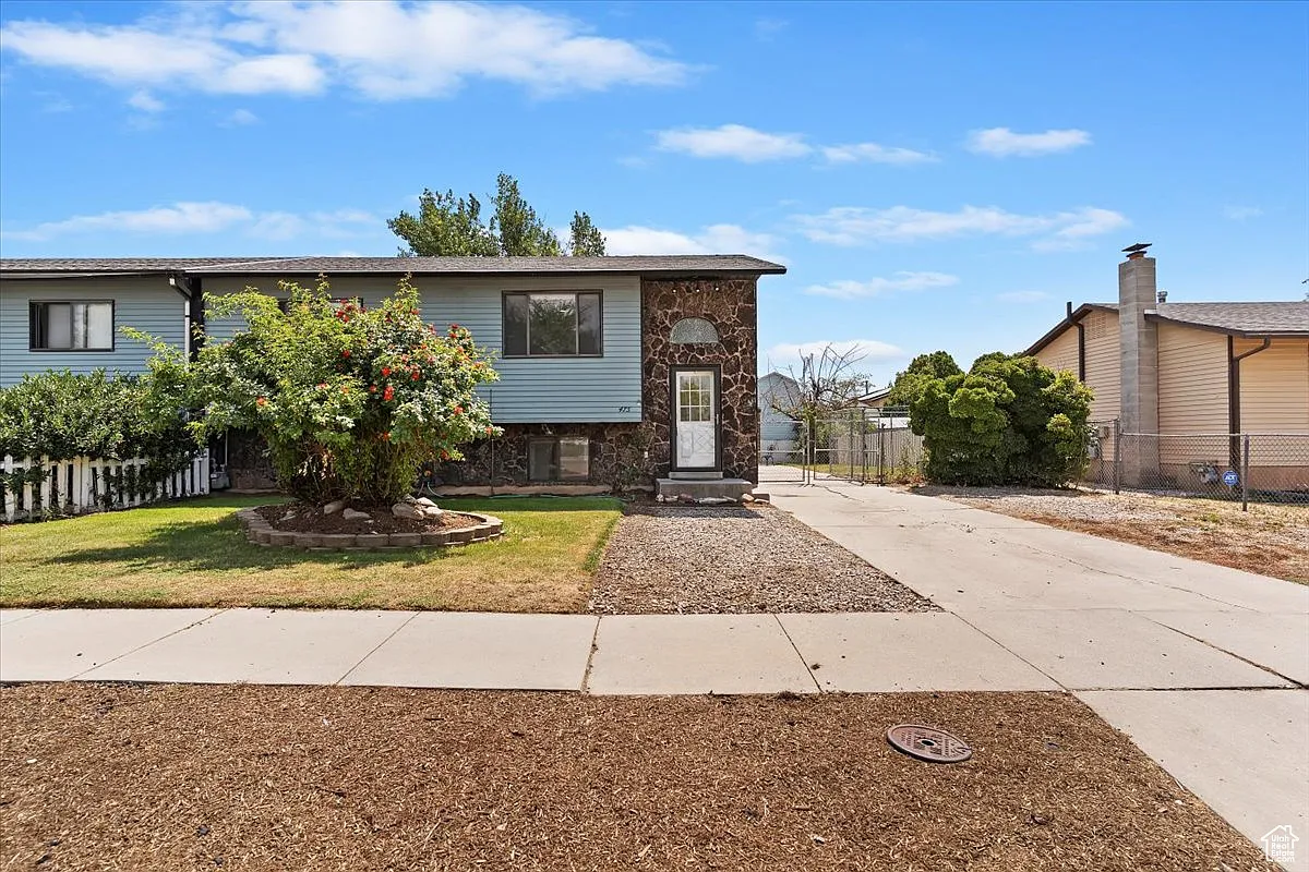 5 bed, 1822 sqft, $650 — Photo 1