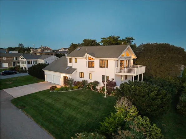 16 Larch Ave, Narragansett, RI 02882