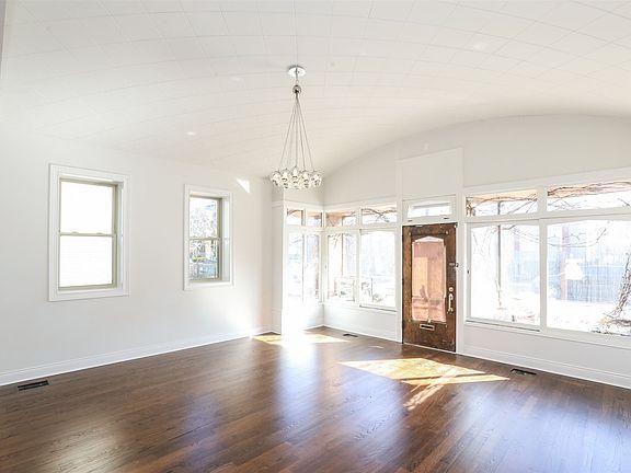 2018_03_03_1314_W_Wrightwood_Unit_1_4Bed_2Bath_HI-RES_04