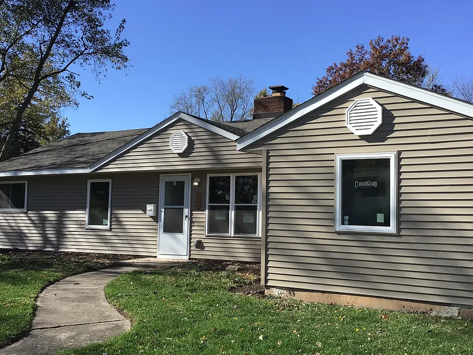 255 Minocqua St
