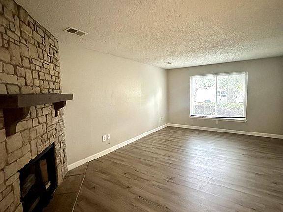 4th image of 9138 E 85th St