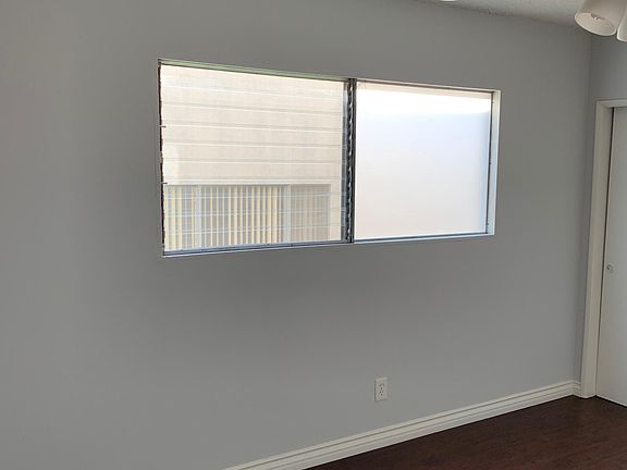 3rd image of 1035 N Edinburgh Ave APT 5