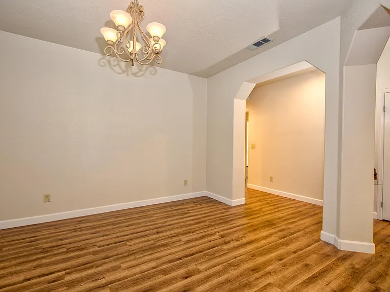 3800 Sheffield Cir — Photo 8