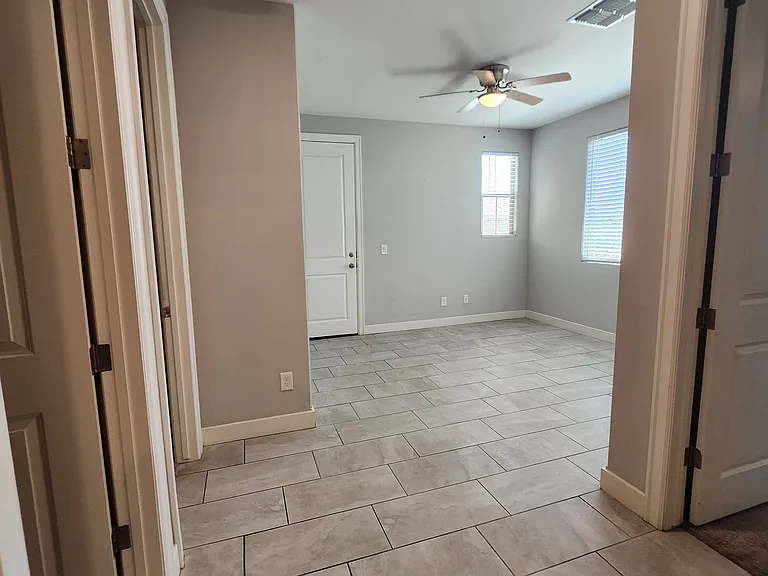 18380 W Sandlewood Dr — Photo 17