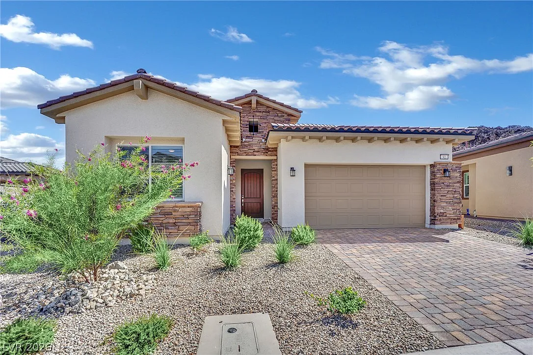 3 bed, 2.5 bath, 2296 sqft, $2,850 — Photo 4