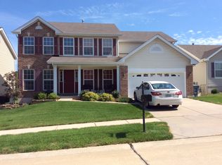 190 Roxbury Dr, O'Fallon, MO 63366