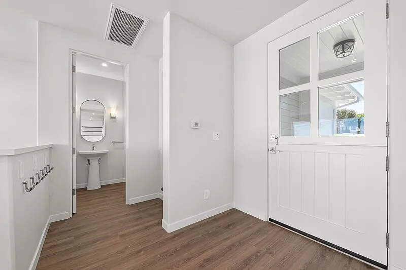 4 bed, 4.5 bath, 3017 sqft, $12,000 — Photo 4