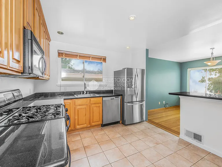 37 Crestmont Dr — Photo 9