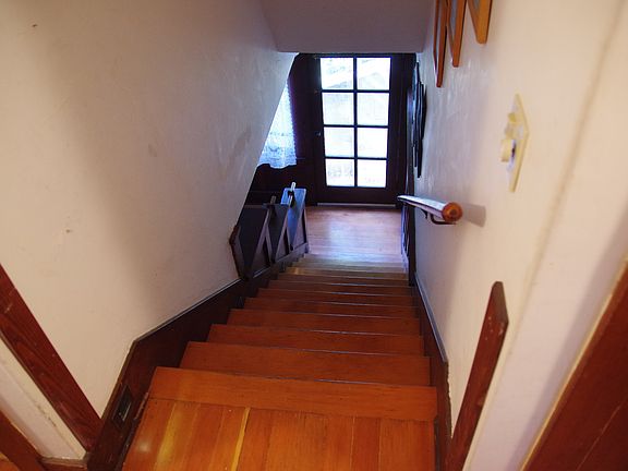 2nd image of 1633 La Loma Ave #2