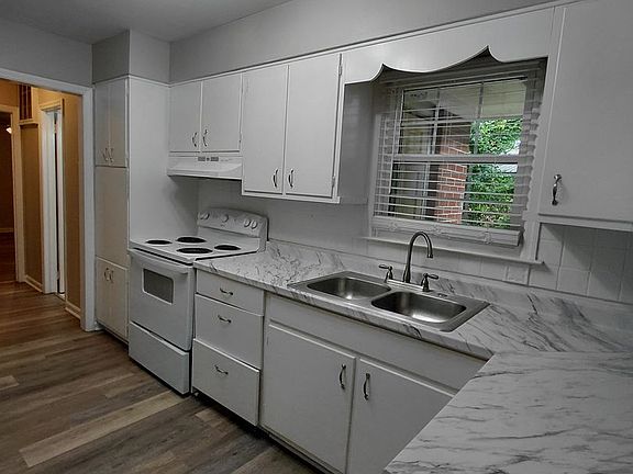 2nd image of 2591 N Pierce Cir #2522