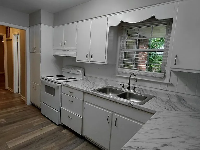 2591 N Pierce Cir — Photo 2