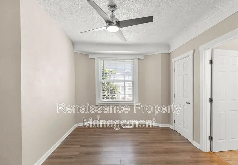 400 E Ellis St — Photo 18