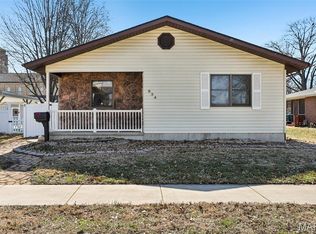 534 S 2nd St, Breese, IL 62230