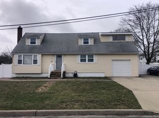 433 New York Ave, Lindenhurst, NY 11757