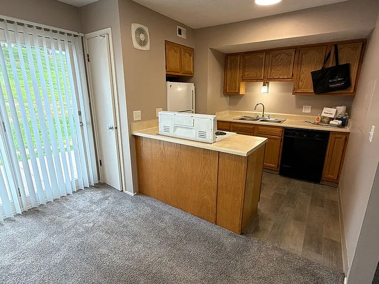 Southdale Square Apartments — Photo 125