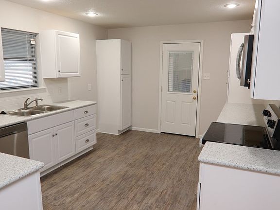5th image of 17840 Nonie Ln