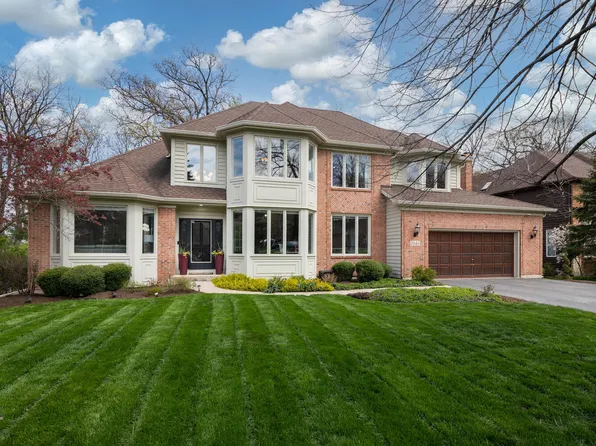 1045 Aster Ln, West Chicago, IL 60185