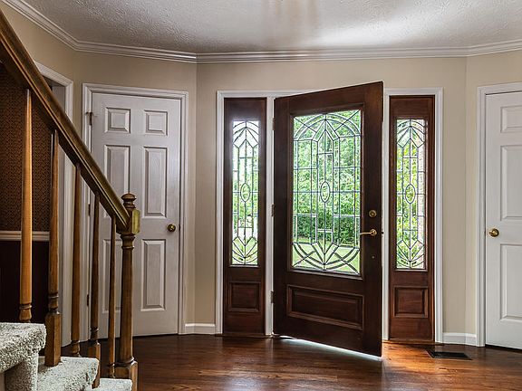 5th image of 300 Fruitwood Ln