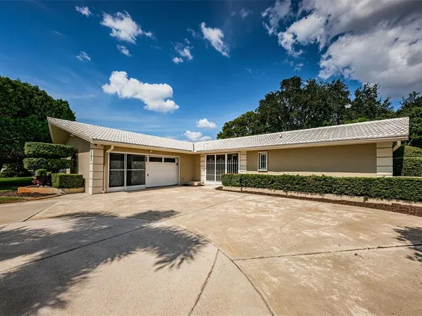 11145 Hammock Dr, Largo, FL 33774