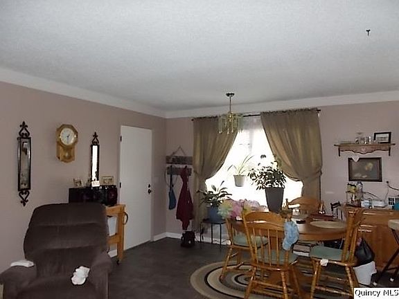 4th image of 105 W 1st Ave Unit 103