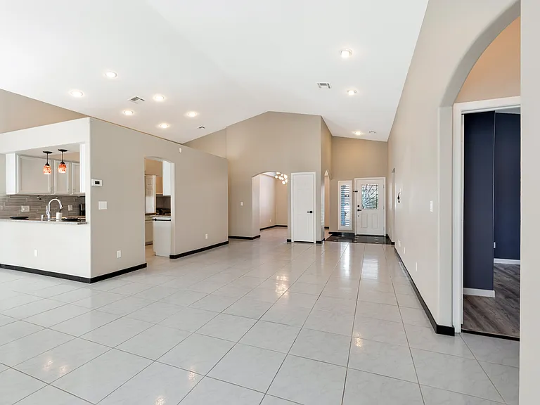 5049 Forest Oaks Dr — Photo 14
