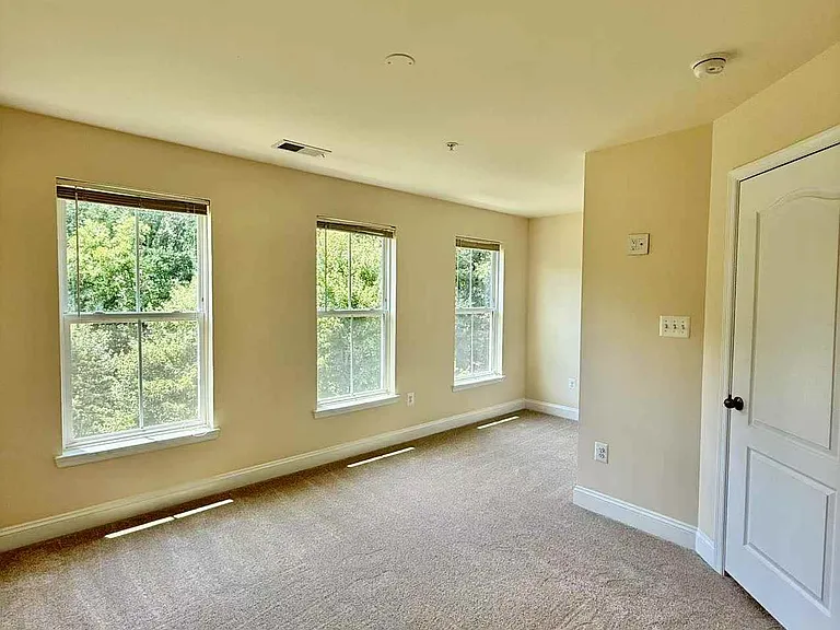 11918 Weybridge Ln — Photo 36