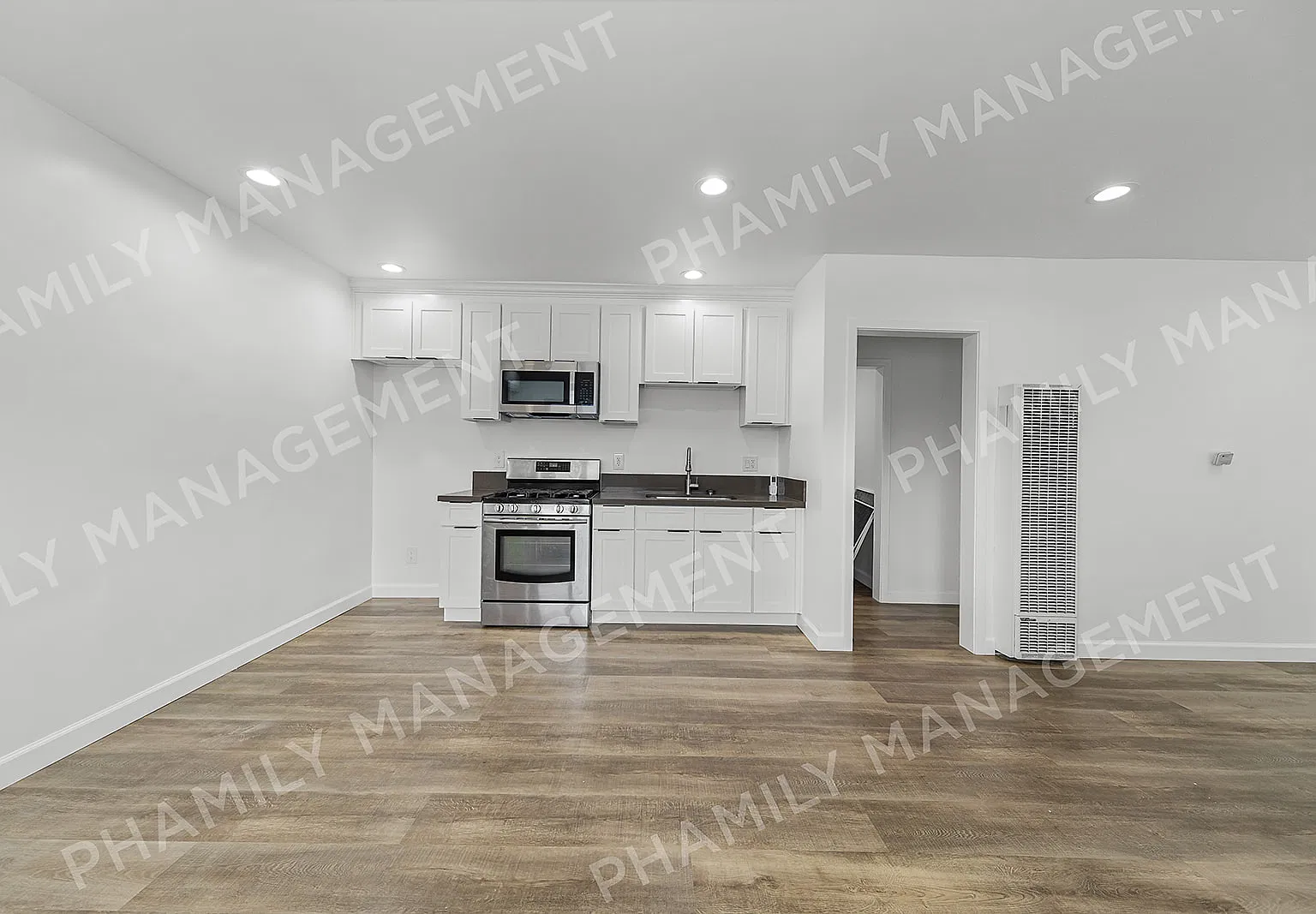 1140 College View Dr — Photo 2