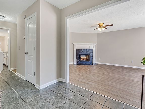 4th image of 1521 Middleborough Ct