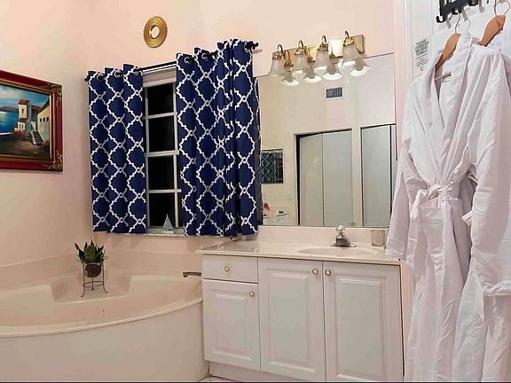 3rd image of 2120 Chagall Cir