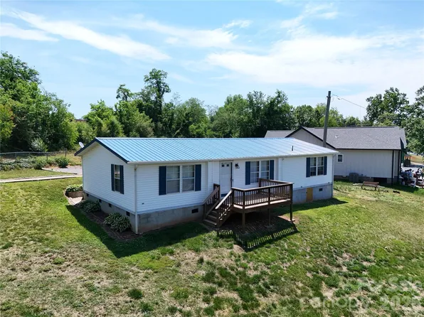 315 W McDowell St, Morganton, NC 28655