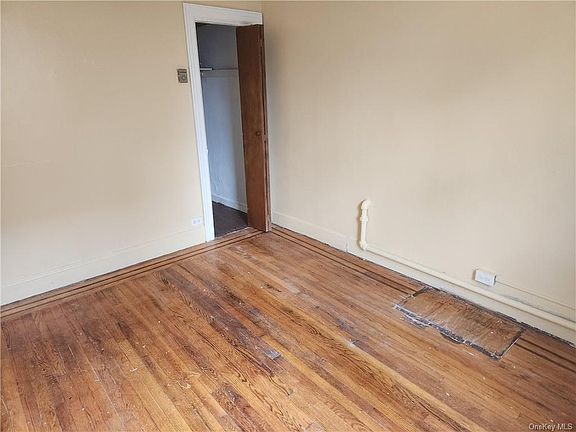 4th image of 4709 Murdock Ave