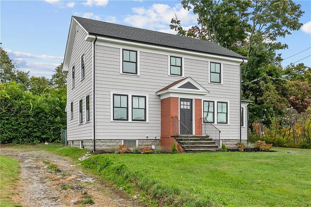 4 bed, 2.0 bath, 1880 sqft, $3,500 — Photo 1