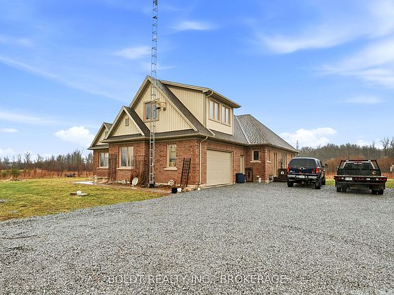 4th image of 4720 College Rd
