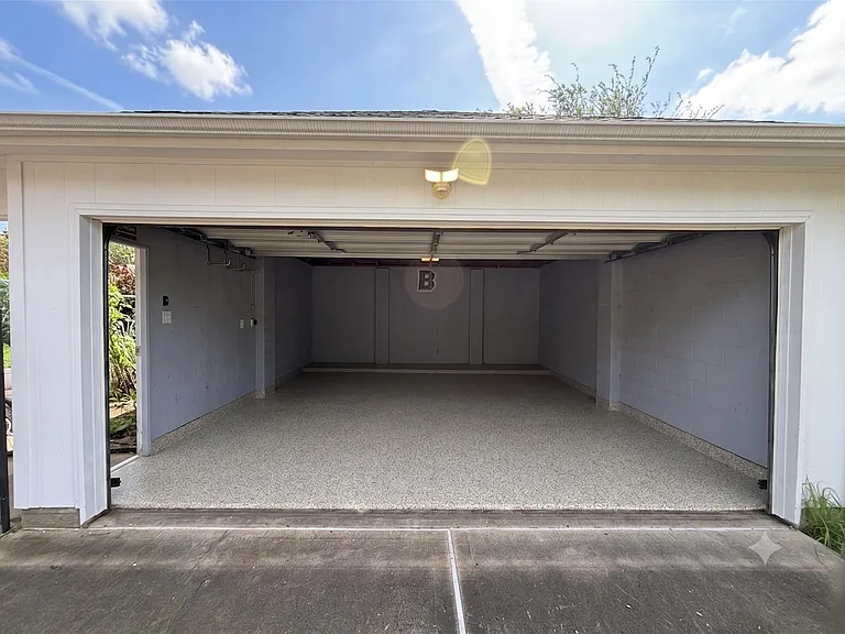 3906 Eastland Lake Dr — Photo 22