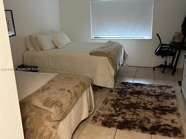 16184 Laurel Dr #204 — Photo 29