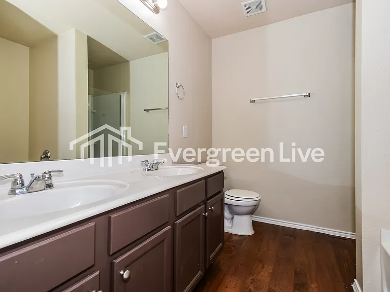 528 Silver Leaf Dr — Photo 8